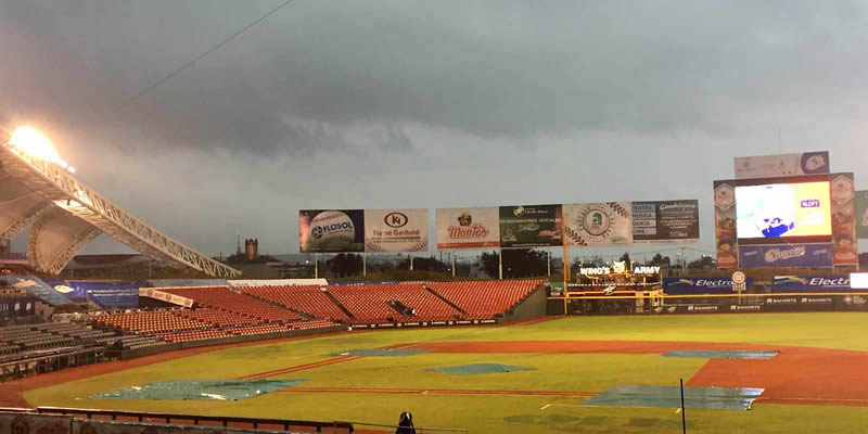 SE CONCLUYE JUEGO POR LLUVIA