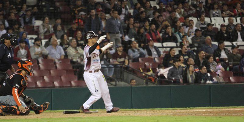 7-12-16 Rico Noel empató el juego con sacrifly